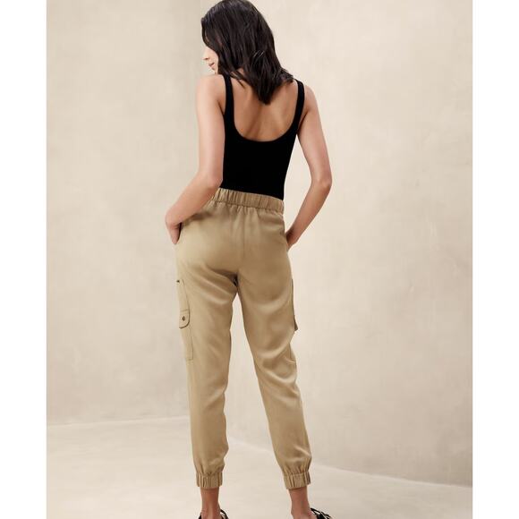 NWT Banana Republic Tencel Cargo Jogger in Steel Green - Picture 10 of 10